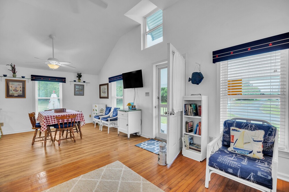 Oyster Cottage In Historic Fishing Village 2 Bedroom Cottage