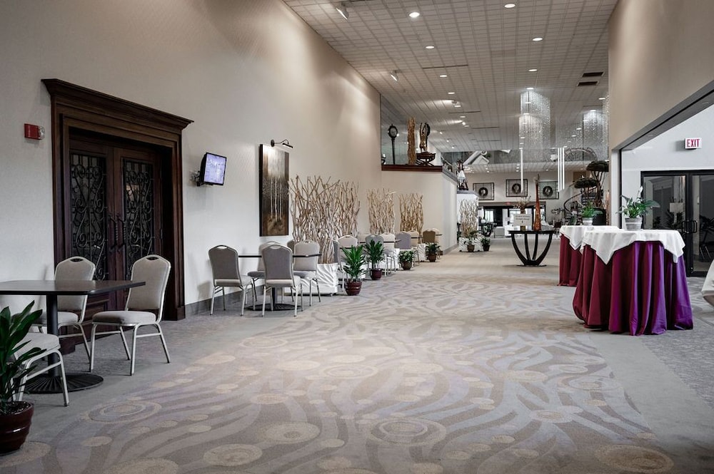 Holiday Inn Express Mentor Banquet Center by IHG view 3