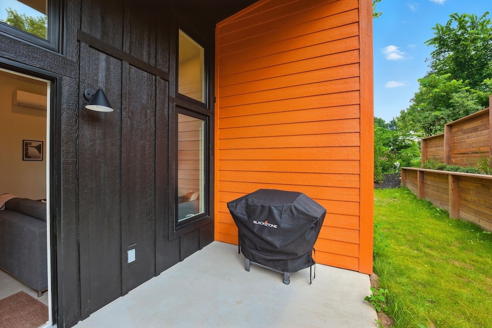 500 House - Unit D 2 Bedroom Townhouse
