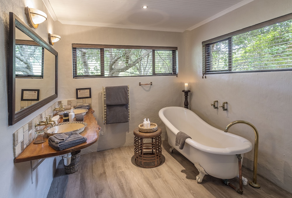 Kariega Game Reserve - River Lodge view 5