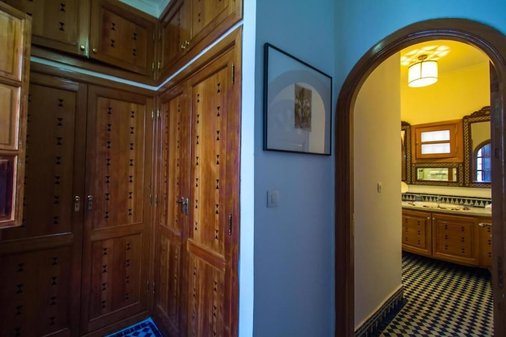 Room in B&B - Riad Authentic Palace & Spa - Suite Al Casaba