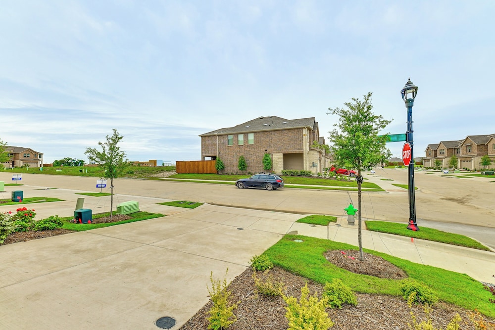 12 Mi to Dtwn Mckinney: Modern Gem w/ Patio & Yard