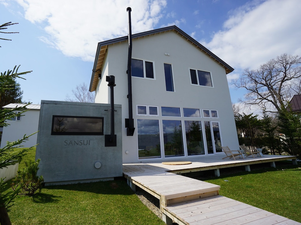 Sansui Lakeside Villa