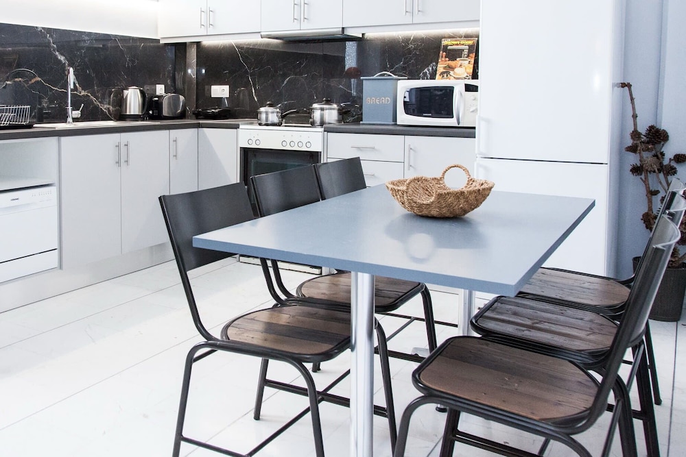 Luxury maisonette in Ilioupoli view 3