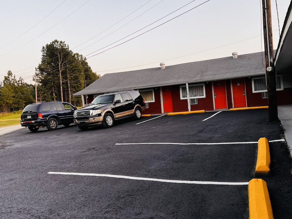 Linwood Motel - Property Image 9