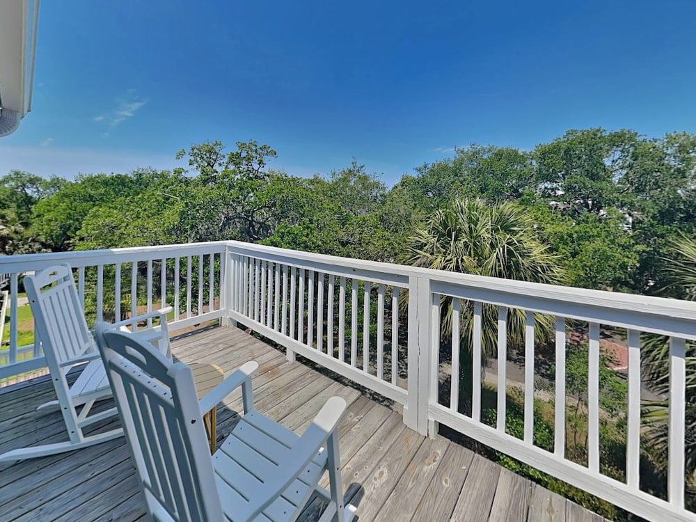 Sea Walk Cottage by Tybee Vacation Rentals