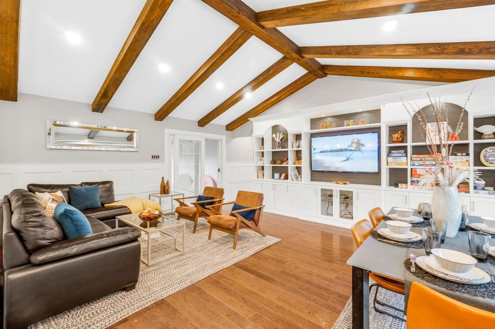 Georgina. New 4 Bedroom House Near Lake Simcoe