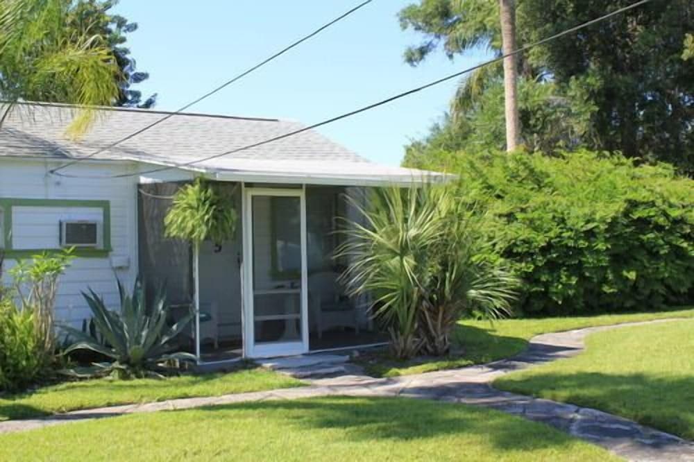 Indian River Lagoon Waterfront Cottages