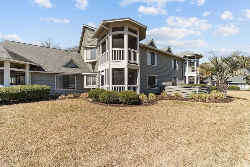 Windsor Court 11c 2 Bedroom Condo