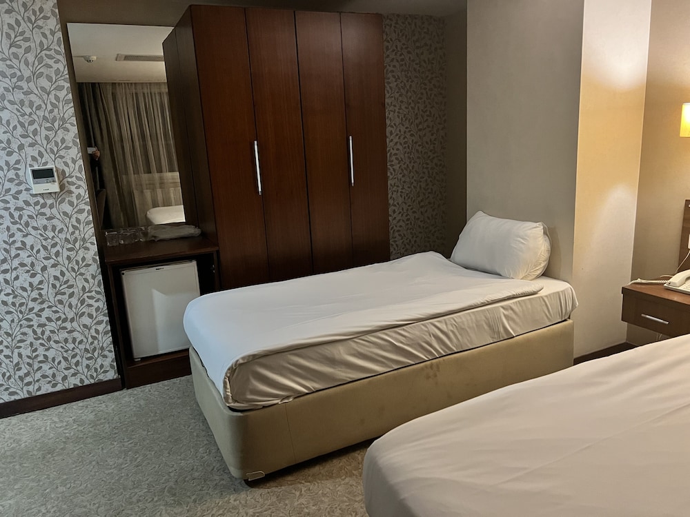 Vali Erdogan Konuk Evi Hitit Otel - Image 27