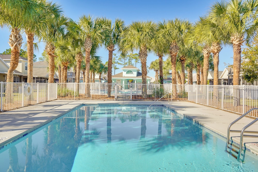 1 Mi to Gulf: Home w/ Patio & Pool Access in Pcb!