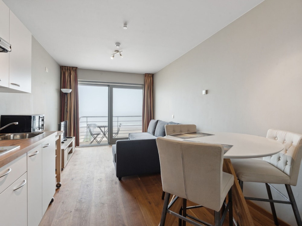 Cosy Studio With sea and Beach Views