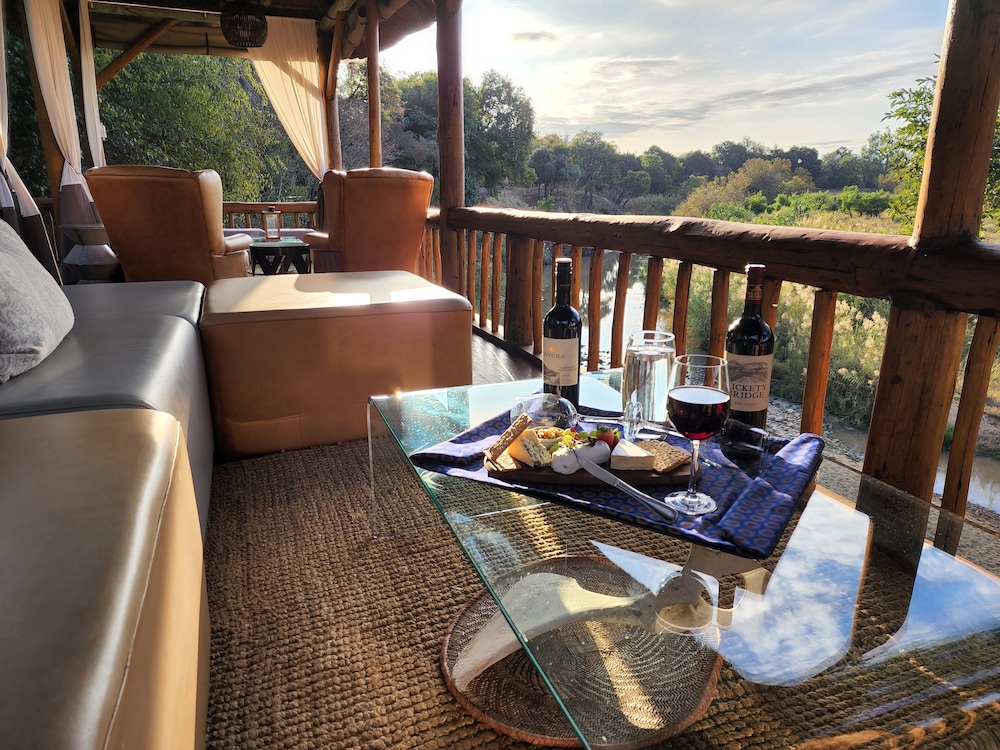 Karongwe - River Safari Lodge