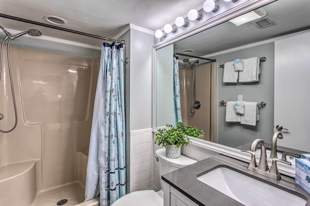 Oceanfront Luxury Condo in North Myrtle Beach view 3