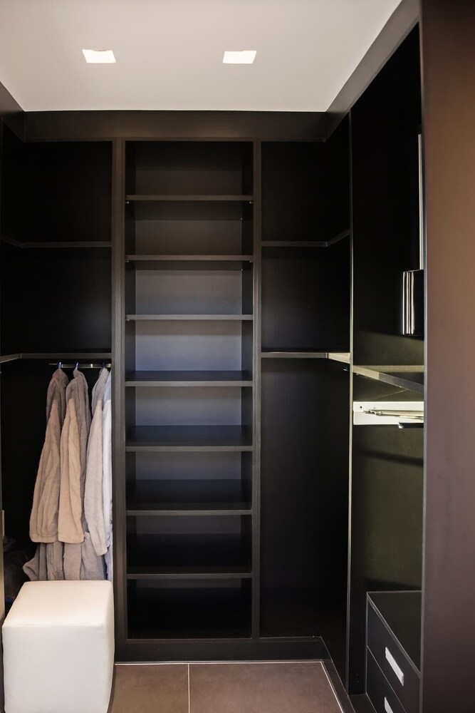 White and Black Cozy Suite in Aegina