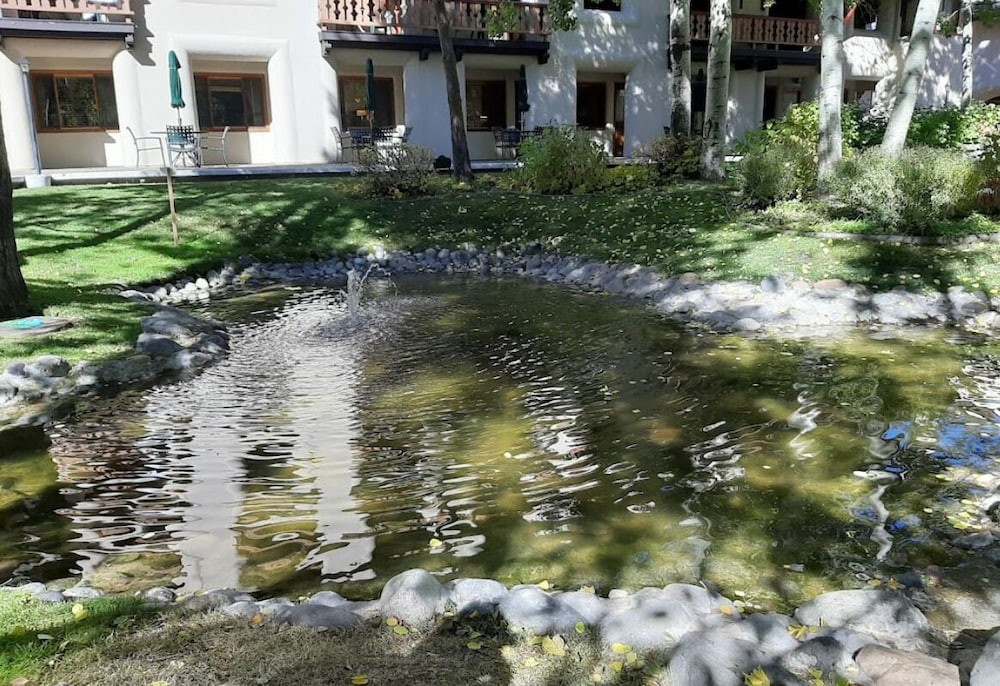 GetAways at Olympic Village Inn