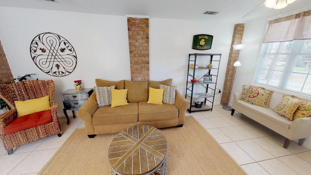 1603 Lovell Avenue Manor by Tybee Vacation Rentals