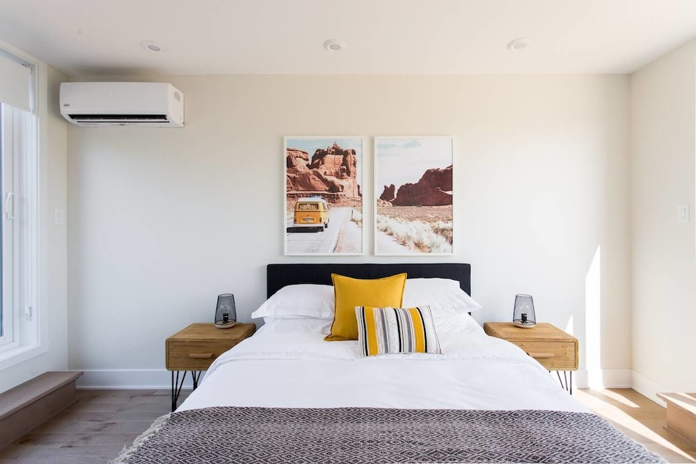 Spectacular and Modern Little Italy Penthouse - Image 5