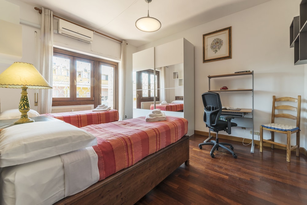 Portaportese Wooden Flat
