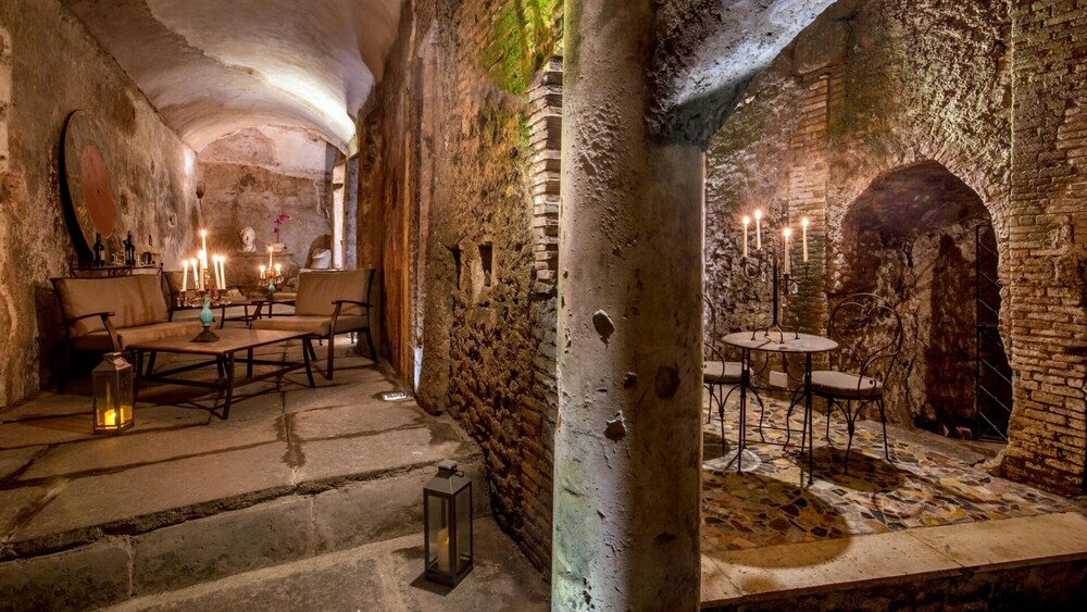 The Inn at the Roman Forum Elegant Collection - The Roman Forum Lodging.