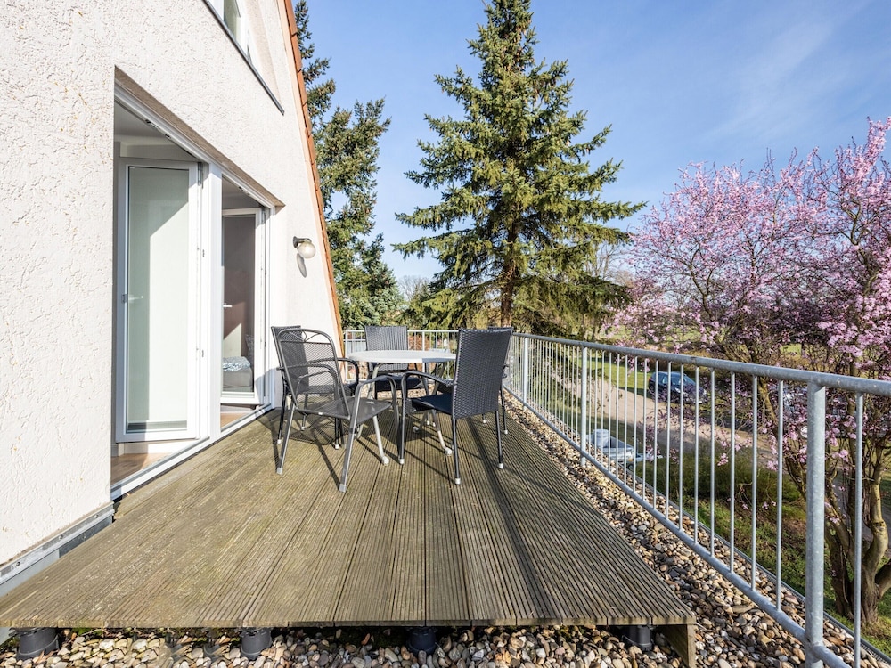 Apartment by Lake Muritz With Marina Views