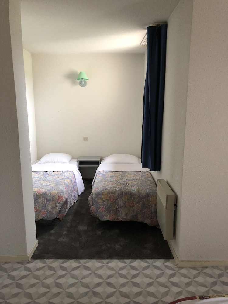 Norton Hotel - Property Image 9