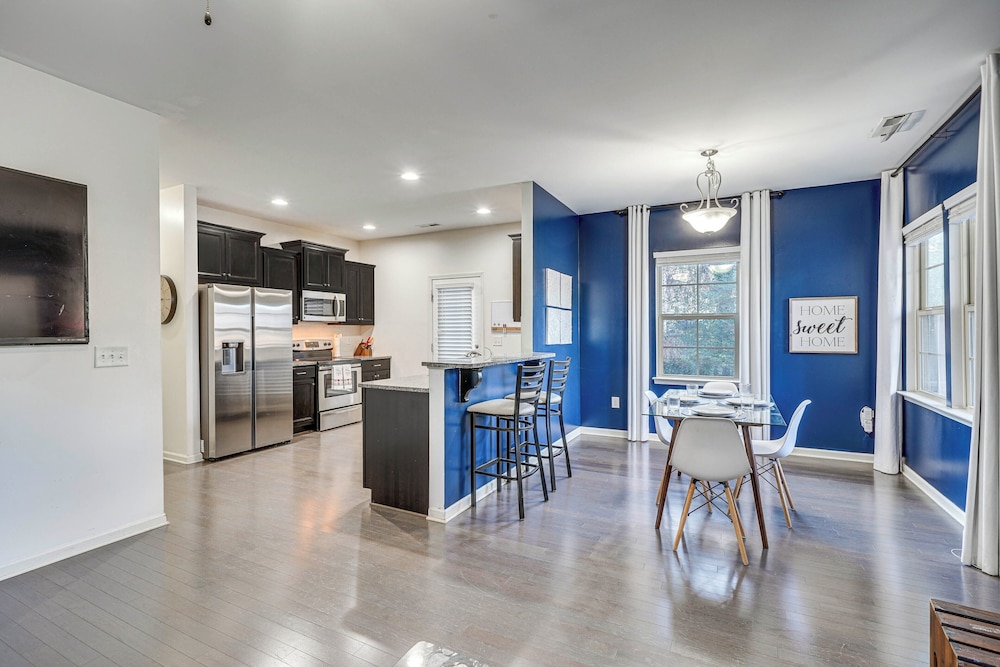 2 Mi to Downtown Durham: Family Home w/ Yard!