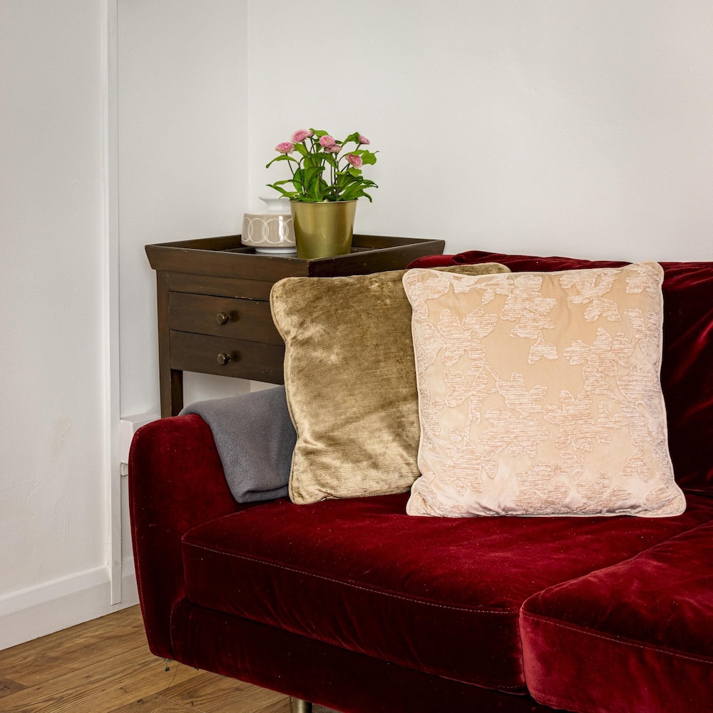 Beautiful 1 Bedroom Apartment With a Garden in Fulham