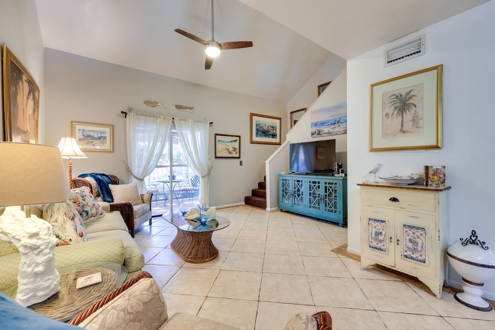Serene St Augustine Townhome: Walk to Beach!