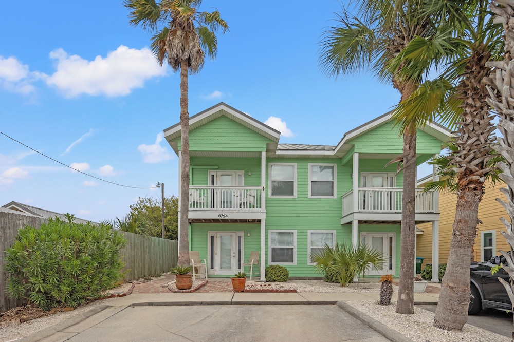 Sago by the Sea: 2-bed, 2.5-bath Retreat Steps From the Beach, Sleeps 7!
