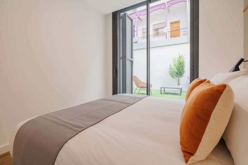 w Comfy 2BR w Great Terrace in Chueca