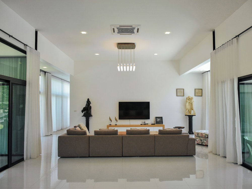 Monlada Khaoyai
