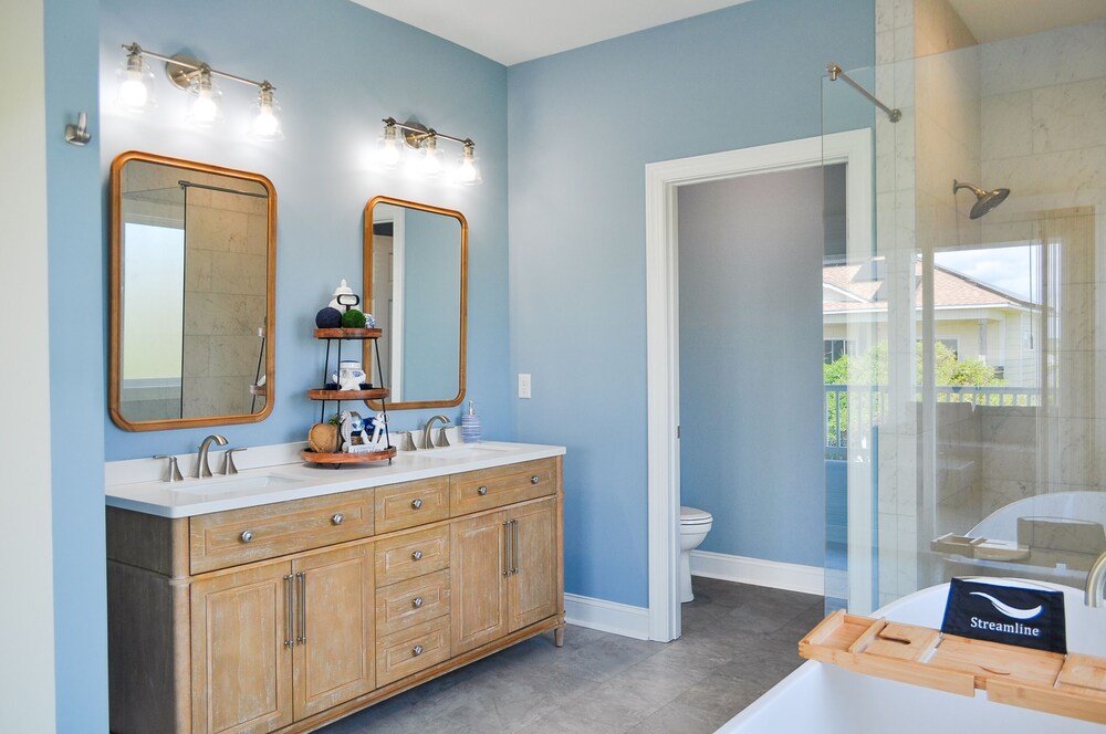 Anchors Aweigh by Topsail Realty