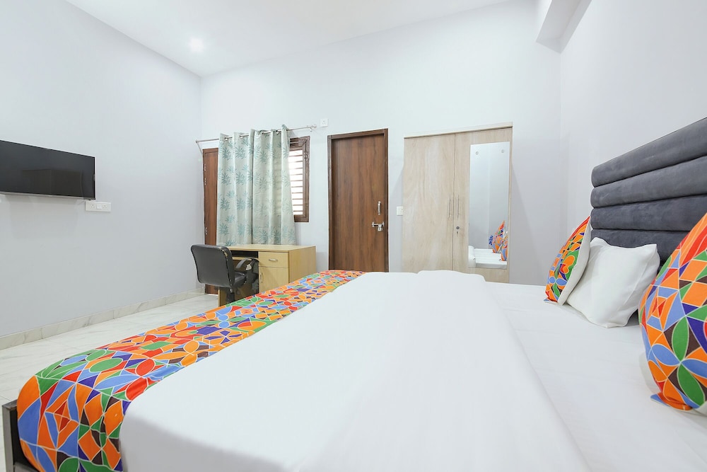 Fabhotel City Charm