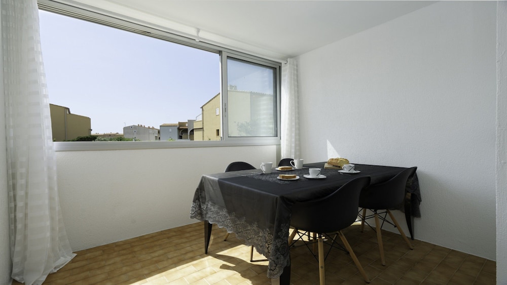 Escape Near the Beach in Agde