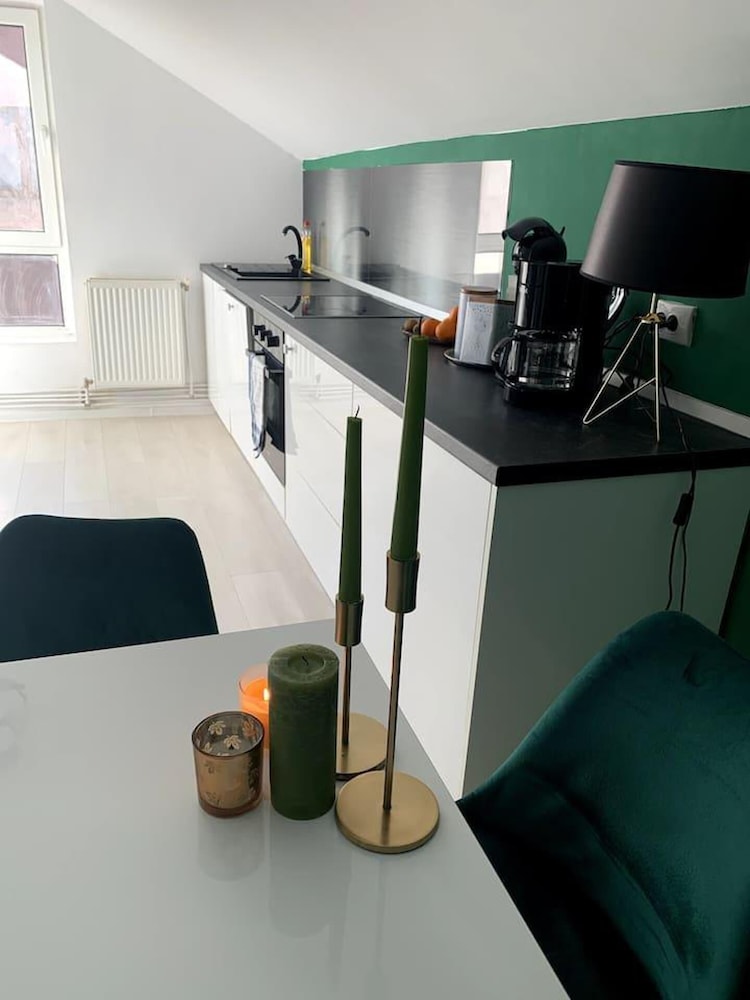 Spacious 3 Bed Apartment Cluj Floresti Near Vivo view 3