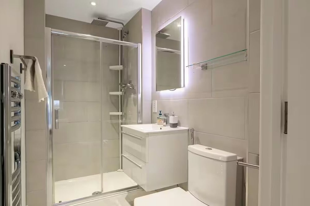 Cosy 3 Bedroom Home  Bicester Village