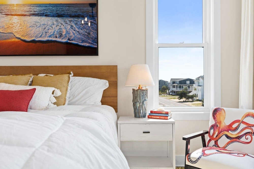 1040 Break / 1040 Ocean Blvd West 4 Bedroom Home by RedAwning