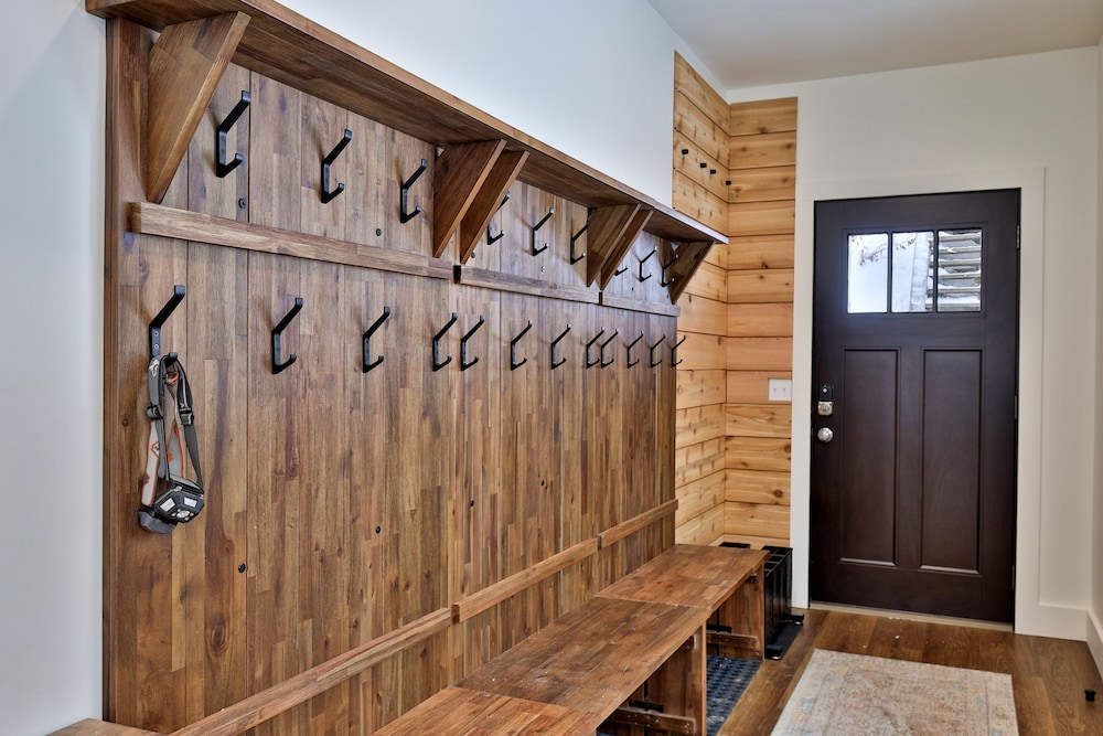 The Powder House 4 Bedroom Home