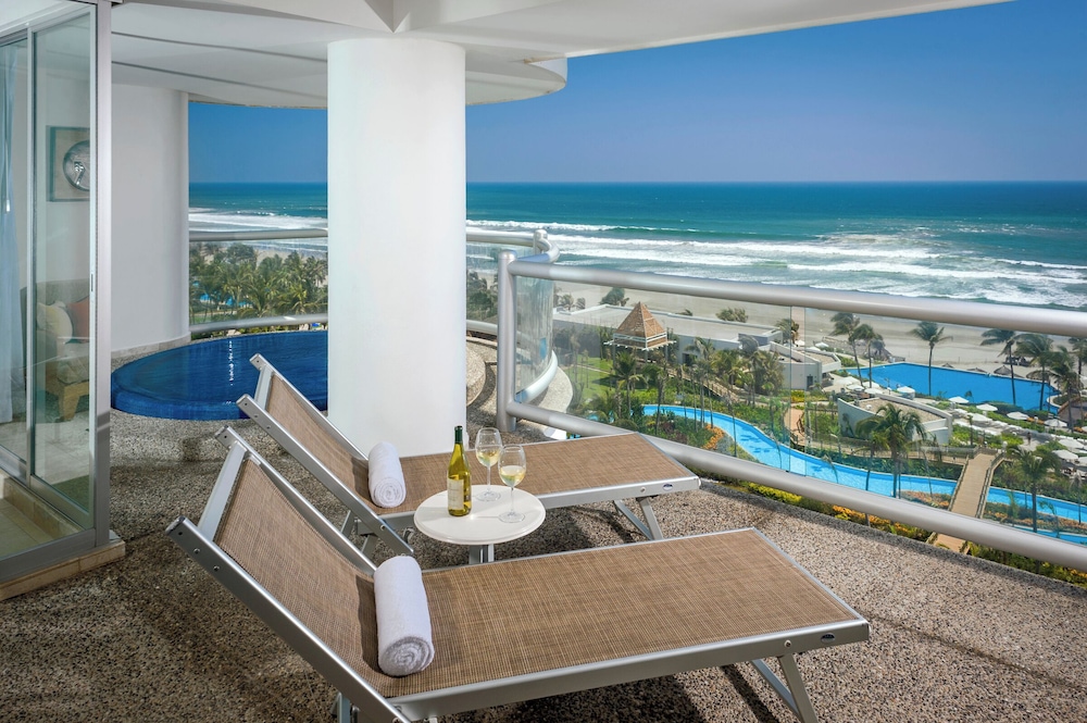 Grand Ocean Breeze Acapulco