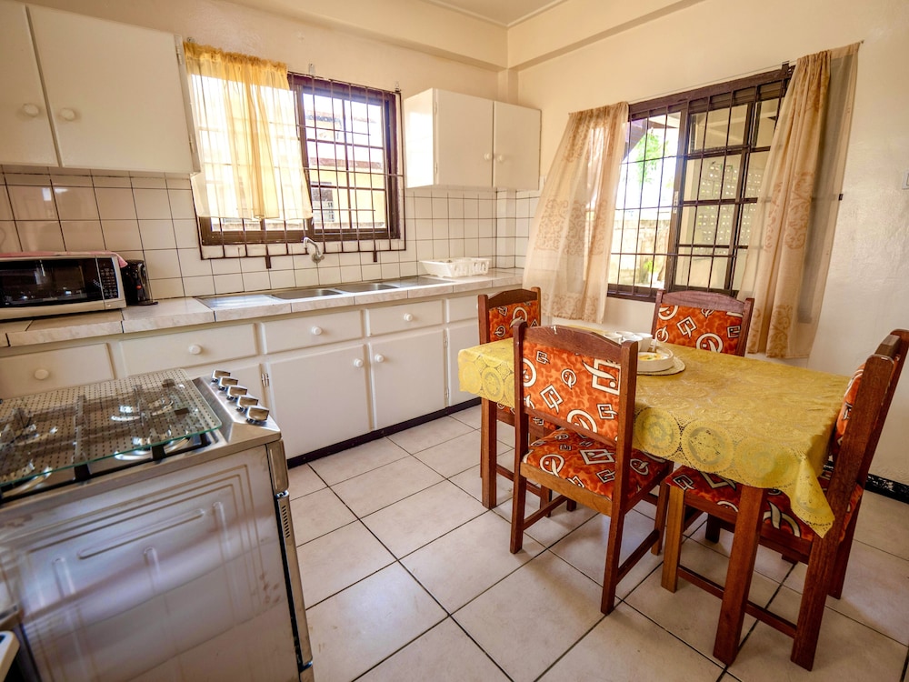 Impeccable 2-bed Apartment in Paramaribo view 4