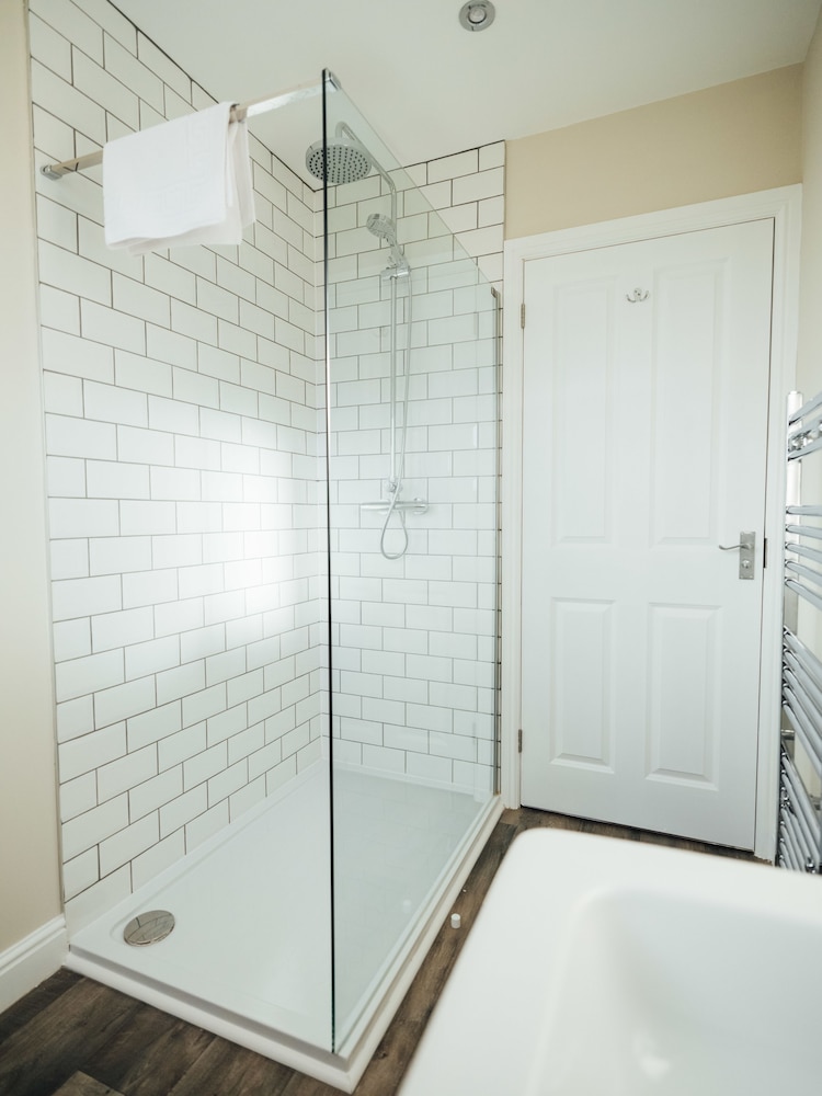 Worcester Vacations - The Bell Inn - Property Image 8