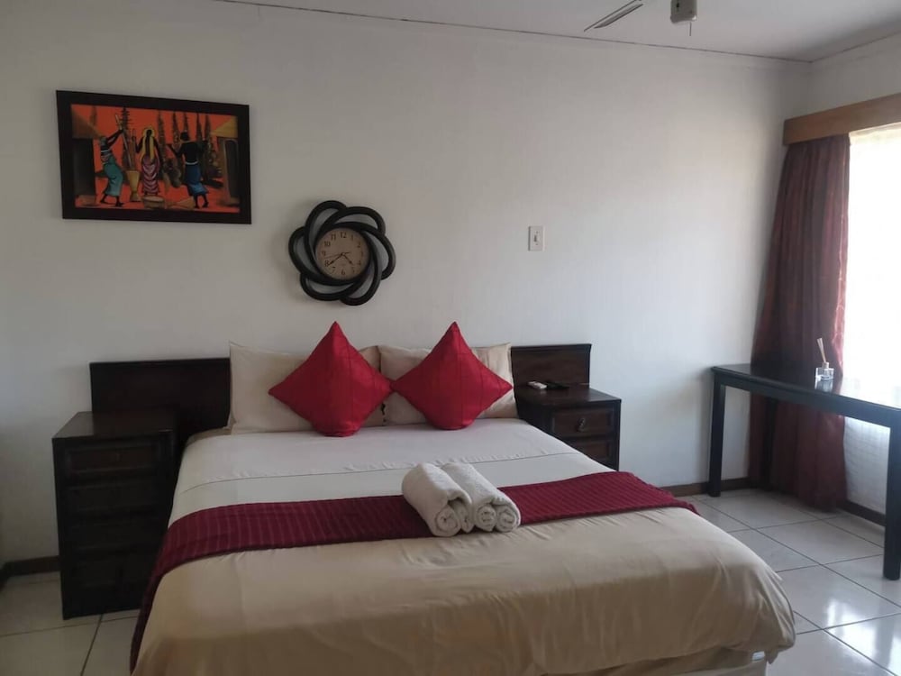 Room-charming Tshwane B&B With Secure En
