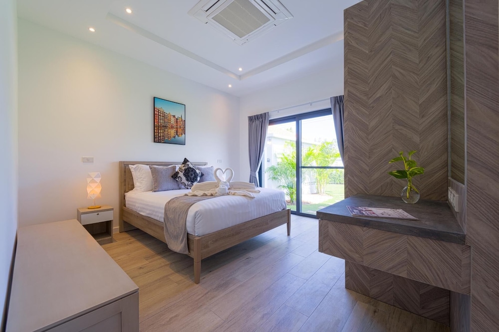 New Modern 3 Bedroom Villa MB35