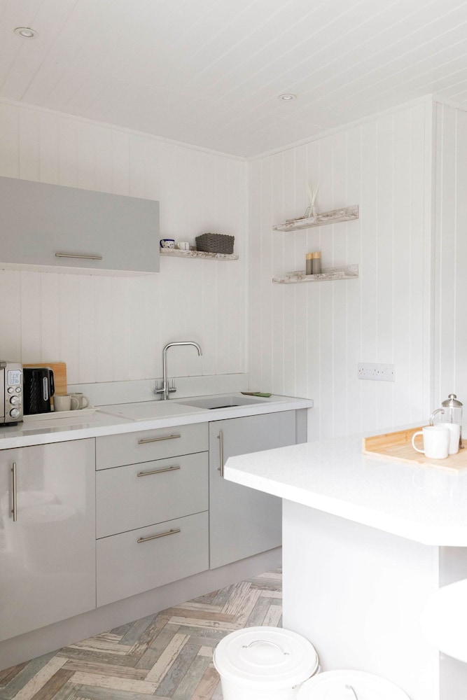 Cosy Cabin Retreat Close to Beaches
