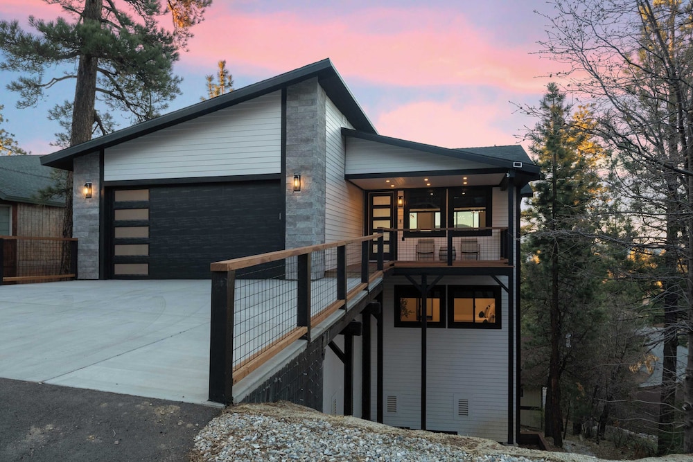 Modern Lodge Near Lake, Village, & Snow Summit Game Room, Decks, Firepit, Views