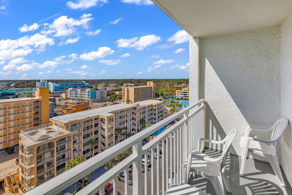 SeaMist Driftwood Vacation Studio with Balcony view 2