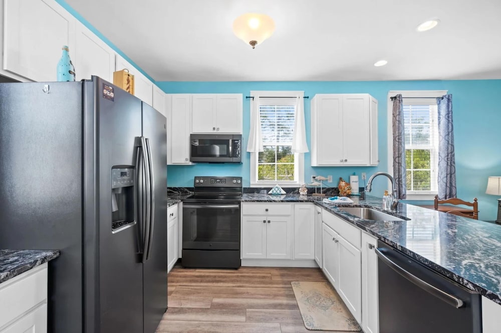 Pet Friendly Beach House - Sandy Toes