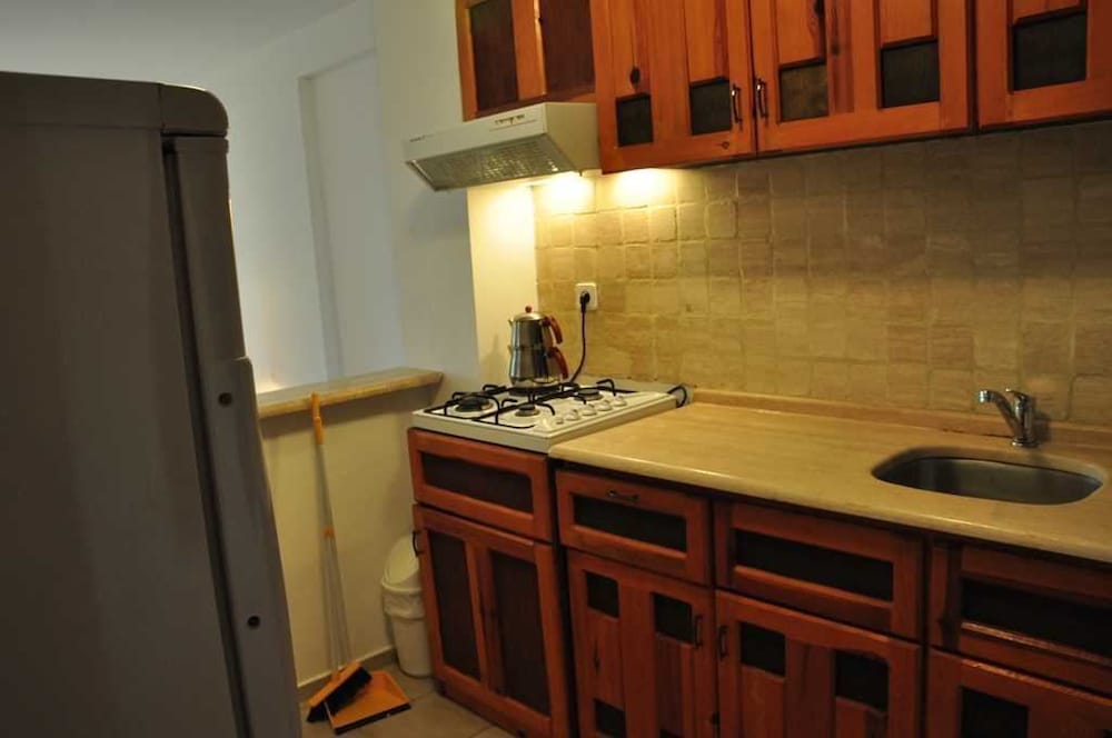 Palm Court Suites - Image 9