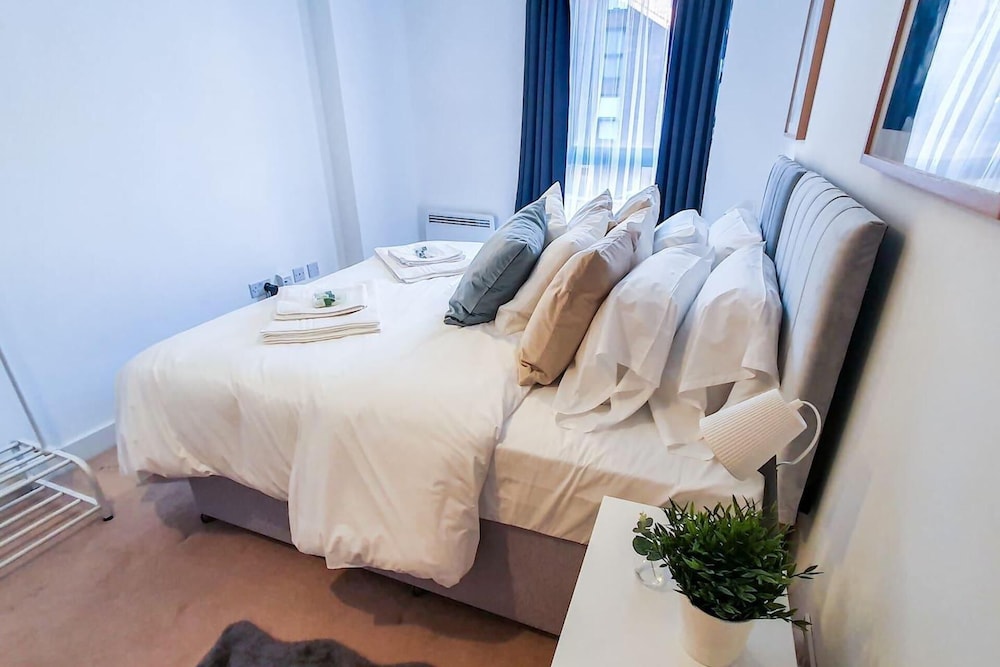 Beautiful 1-bed Apartment in Gloucester view 4